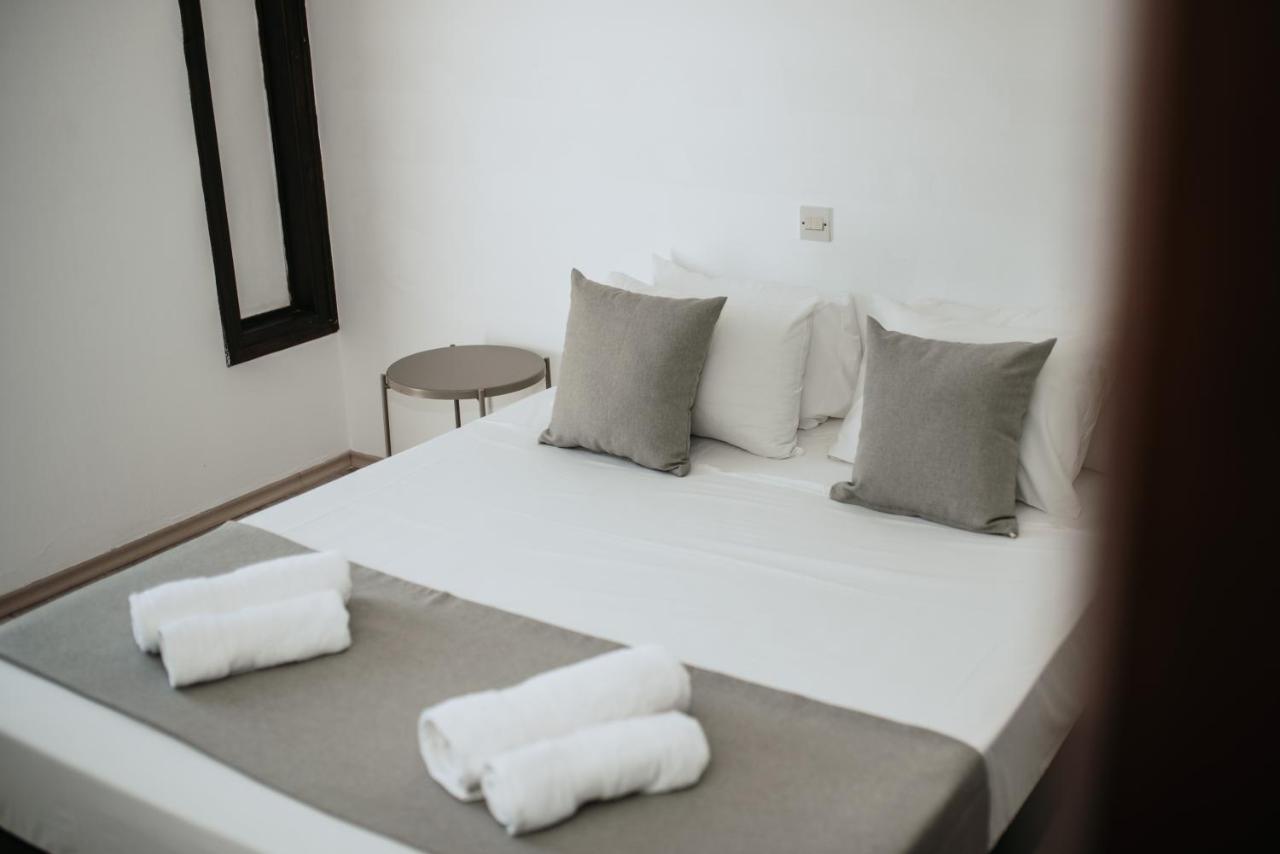 Ovis Hotel Apartments Agia Napa Exterior foto