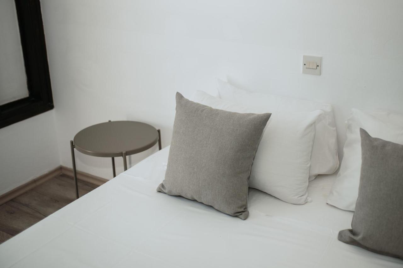 Ovis Hotel Apartments Agia Napa Exterior foto